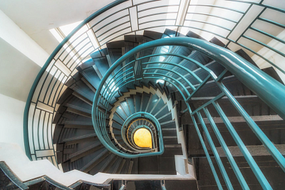 Что важно знать о металлических перилах для лестниц: особенности стальных, железных перил и ограждений, 8 преимуществ